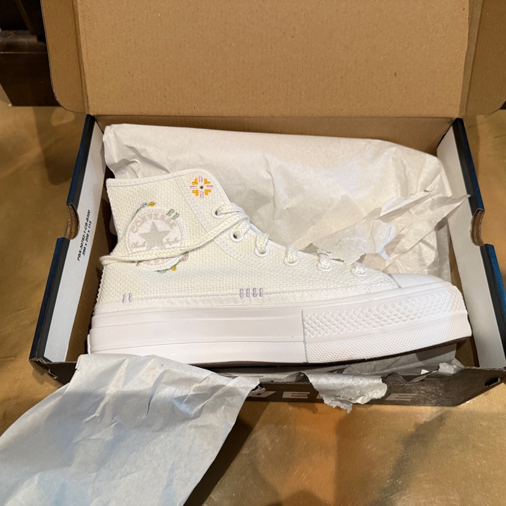 White Canvas CONVERSE Sneakers